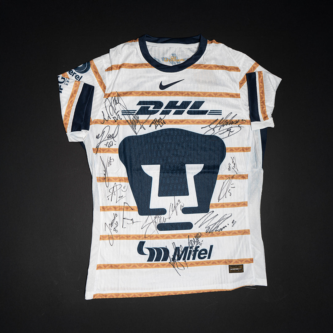 Jersey Firmado por Todo el Equipo Pumas- Temporada 2024-2025